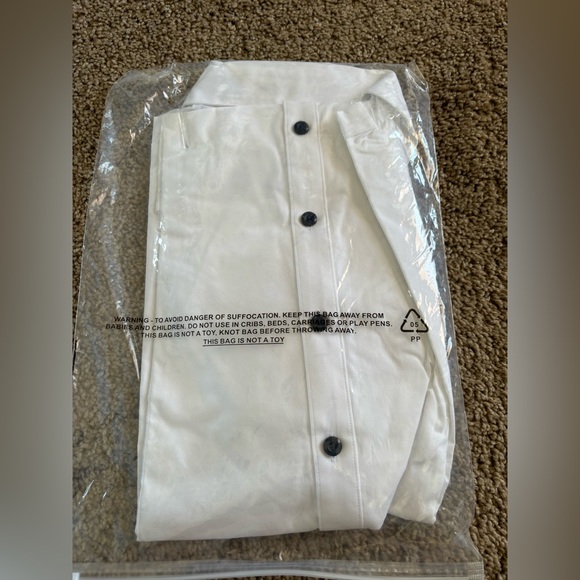 Esabel C. Long Sleeve Button-Up | White Long sleeve button up | Size M - Picture 3 of 14